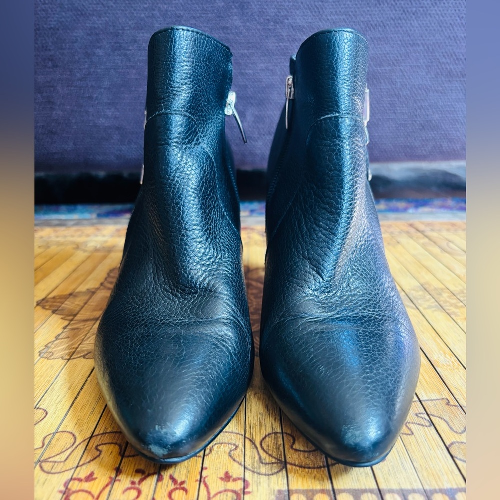 Pointy toe leather booties - Picture 5 of 13